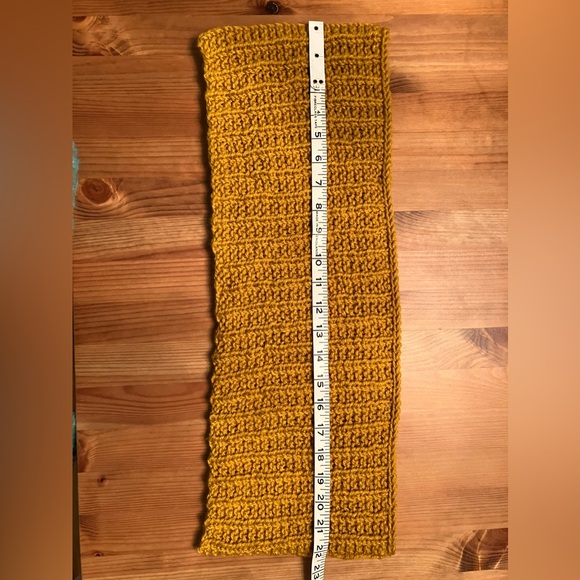 NWOT Golden yellow hand knitted infinity scarf/cowl - Picture 6 of 7